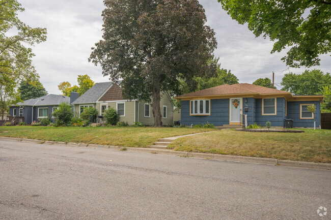 Dotson Park has a mixture of ramblers and cape cod style homes.