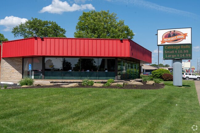 Menches Brothers Restuarant is local favorite for the residents of Sippo Lake.