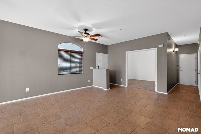 2725 E Mine Creek Rd, Phoenix, AZ 85024 - photo 7