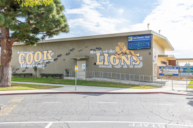Cook Elementary School is a great place to meet new friends.