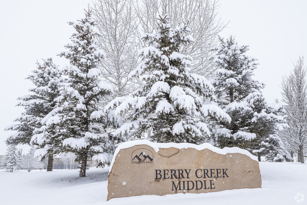 In addition to its strong academic programs, Berry Creek Middle School offers a variety of extracurricular activities, including sports, music, and clubs. These opportunities help students build confidence, develop teamwork skills, and form lasting friendships while contributing to a vibrant school.