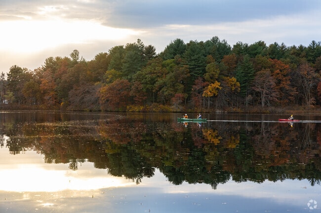 At Heart Pond you can enjoy various water sports such as fishing, canoeing and kayaking.