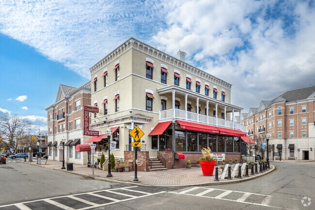 The Cranford Hotel Restaurant and Pub first opened in 1882 and serves pub favorites.
