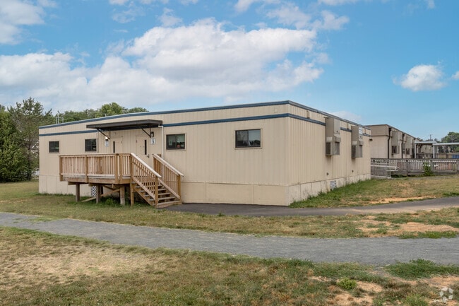 Parklawn Elementary School provides portable classrooms in Lincolnia.