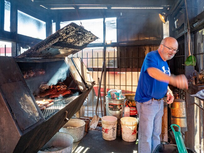 Al's BBQ is one of Sunnymede's most well-known places to eat.