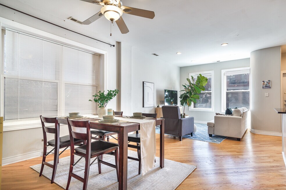 3047 N Clybourn Ave unit 1, Chicago, IL 60618 - photo 1