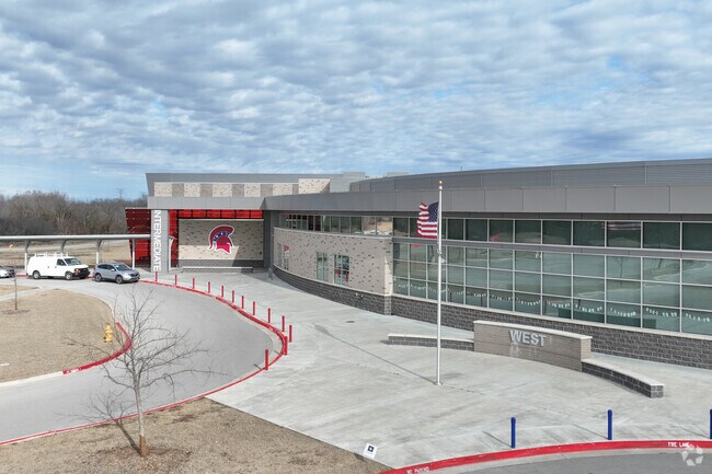 Bixby West Elementary is next door to Bixby West Intermediate in Bixby, just South of Tulsa.