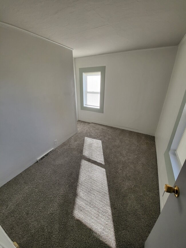 211 S Marr St, Fond Du Lac, WI 54935 - photo 3