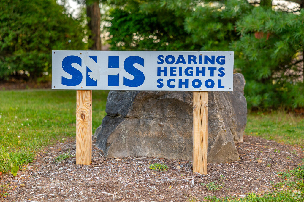 Soaring Heights School teaches 20 students.