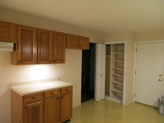 733 Acadia Rd, Valparaiso, IN 46385 - photo 7