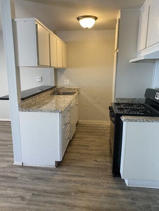 13313 Oxnard St, Van Nuys, CA 91401