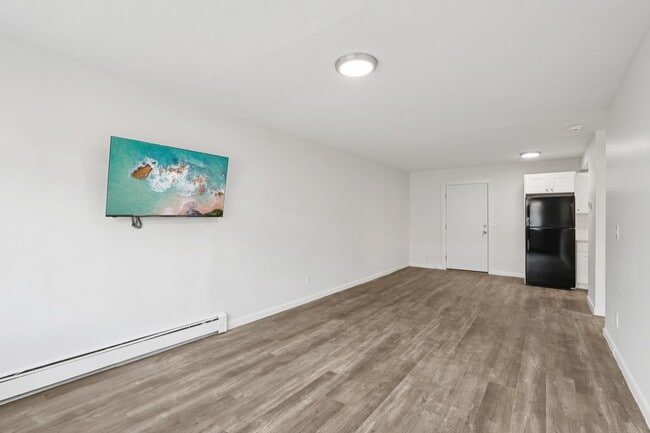 1045 River St unit 5, Hyde Park, MA 02136 - photo 2