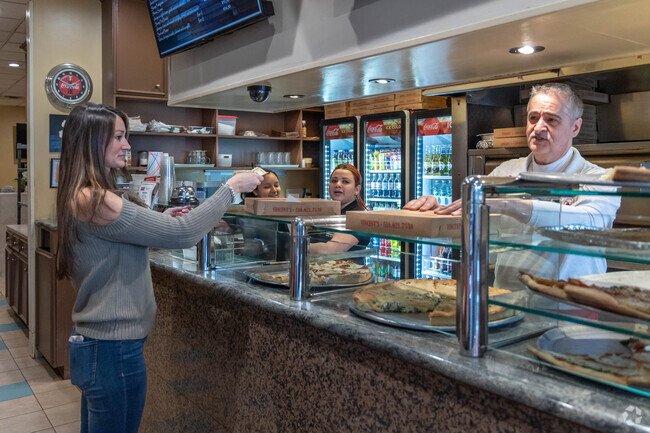 Vincient's Pizzeria in Albertson is one of the best pizzerias on Long Island.