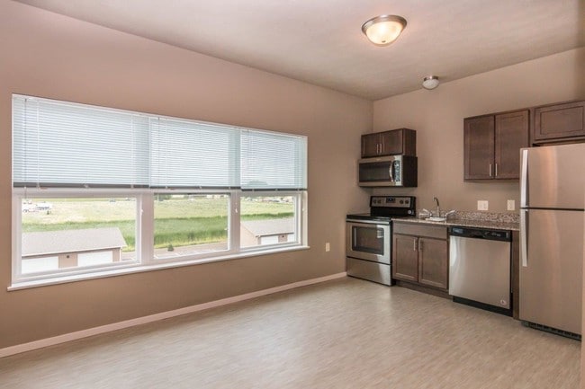 Edgerton Place, Mitchell, SD 57301 - photo 3