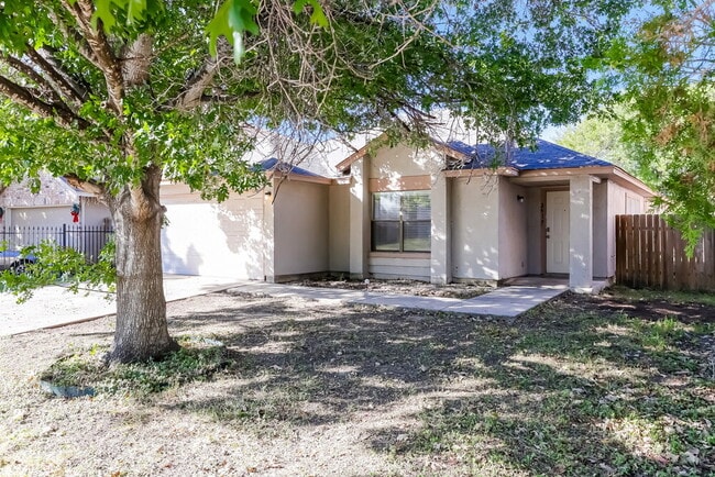 2919 Quiet Plain Dr, San Antonio, TX 78245 - photo 3