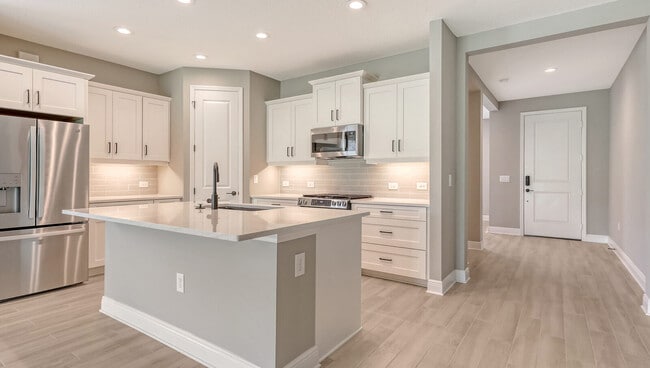 2246 Lady Palm Loop, Lakewood Ranch, FL 34212 - photo 4