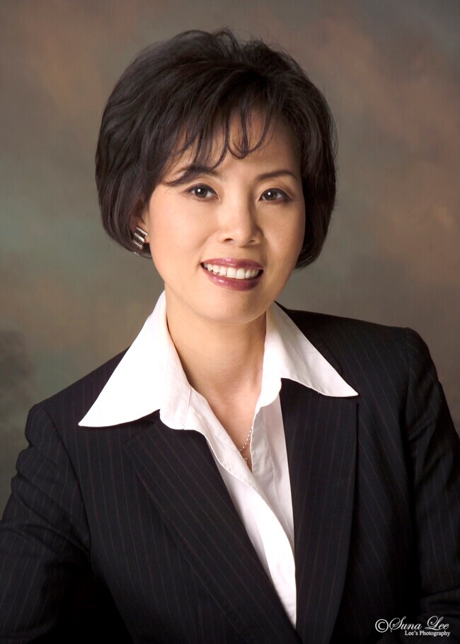 Claire Lee