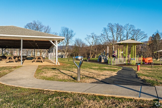 Cavetown residents can utilize the nearby Veterans Park pavilions and playgrounds.