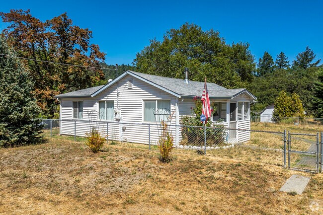 A few homes in Alderpoint are ranch-style homes.