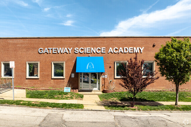 Students attending Gateway Science Academy of St. Louis are 40% proficient in Reading.