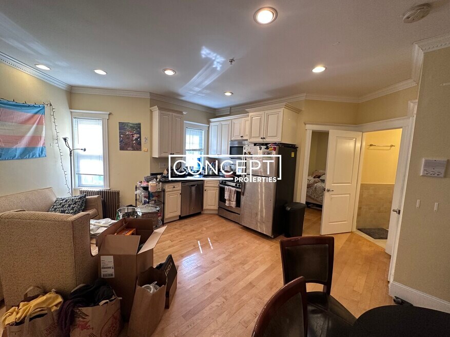154 Magazine St unit 23, Cambridge, MA 02139 - photo 1