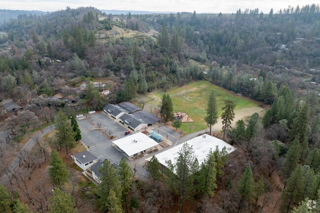 The student -teacher ratio at El Dorado Adventist School is 12 to 1.