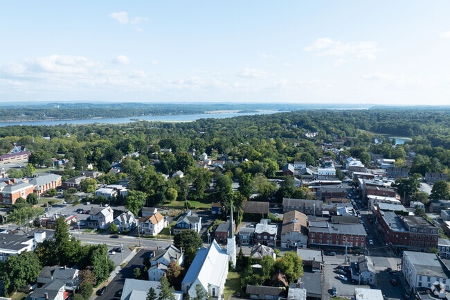 Partition Street which is also 9W runs thru the village of Saugerties with Hudson River views.