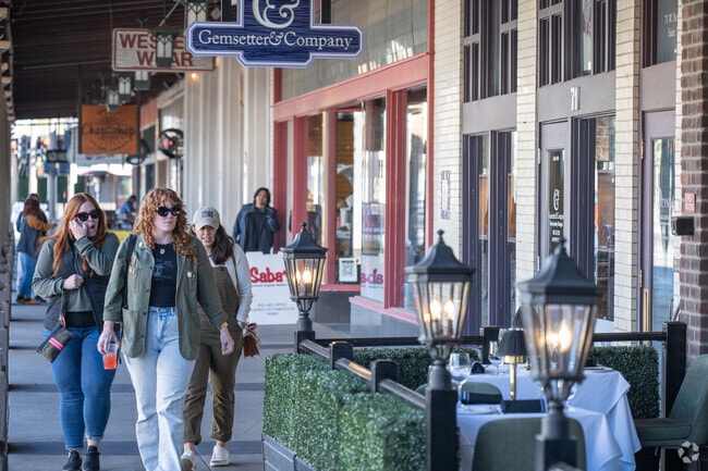 Amberwood offers a peaceful suburban lifestyle just minutes from dining and entertainment.