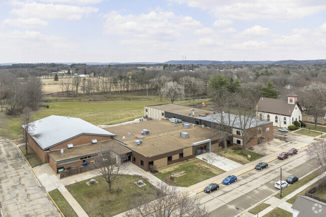 Mazomanie Elementary School is located at 314 Anne Street.