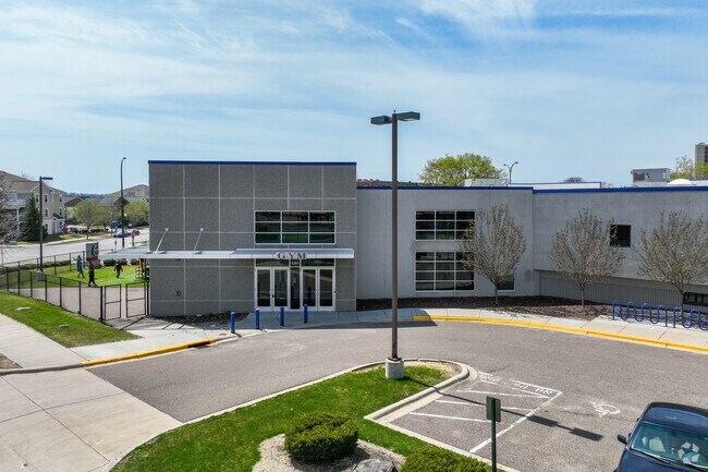 At Banaadir Academy, 25% of students scored at or above the proficient level for Reading.