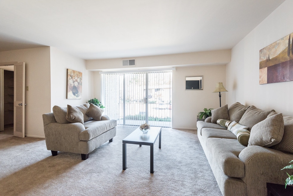 Fox Rest, Richmond, VA 23228 - photo 1