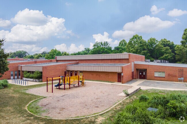 University Park Elementary School in nearby College Park serves Calvert Hills.