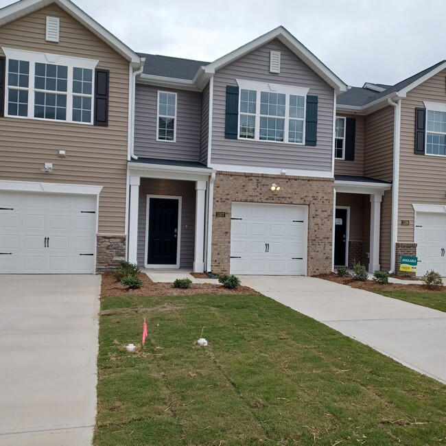 1107 Gracie Ln, Carthage, NC 28327 - photo 2