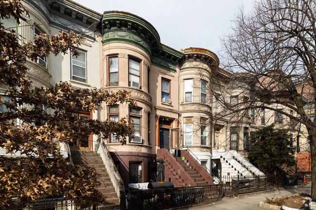 Homes with bay windows in Ocean's Hill, NY have basements as well in Brooklyn, NY.