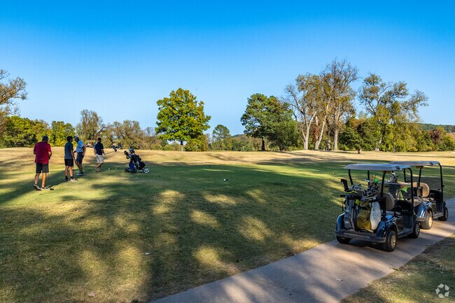 Rebsamen Park has a nice golf course the whole family can enjoy.