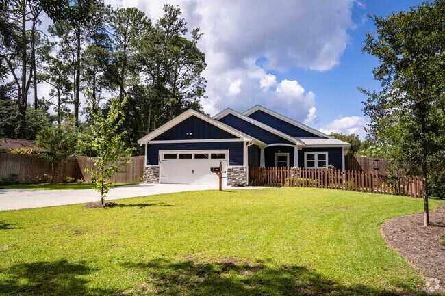 Many Hilaman houses are new construction or newly renovated.