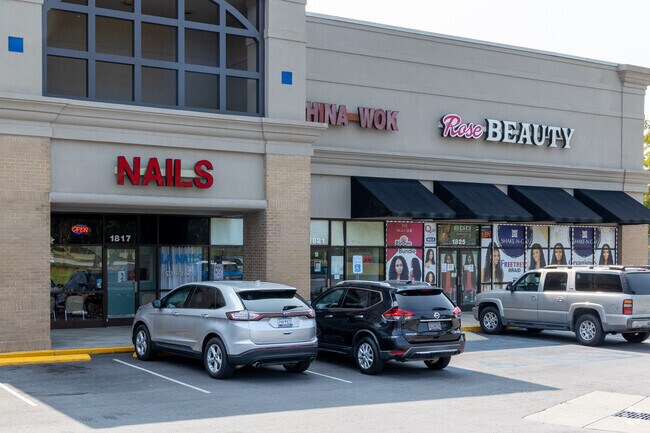 Lakewood shoppers have one shopping center featuring a supermarket, and several other shops.