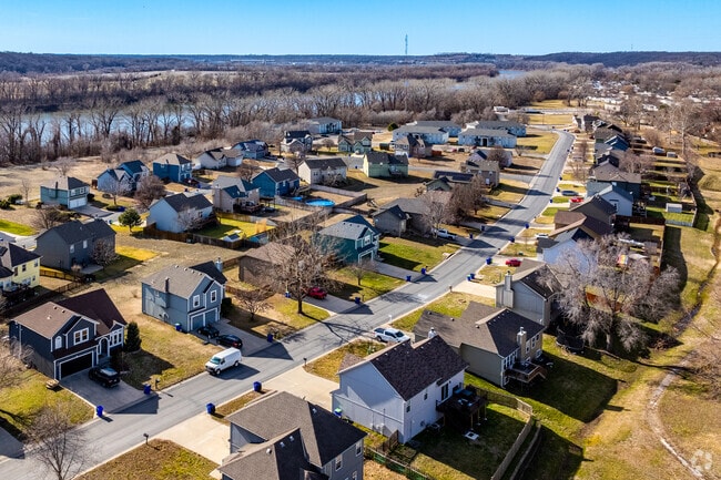 The city of Edwardsville sits on the Kansas River and features a variety of housing options.