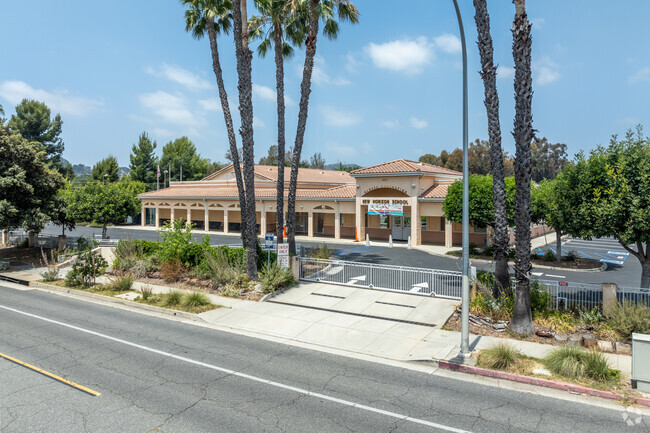 New Horizon School is located at 651 N. Orange Grove Blvd. Pasadena, CA 91103.