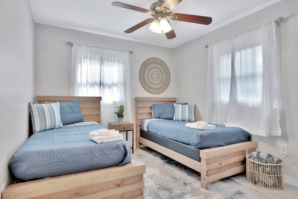 10664 Starkey Rd unit ID1032242P, Seminole, FL 33777 - photo 1