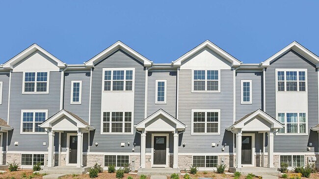 1395 Oakfield Ln, Pingree Grove, IL 60140 - photo 2