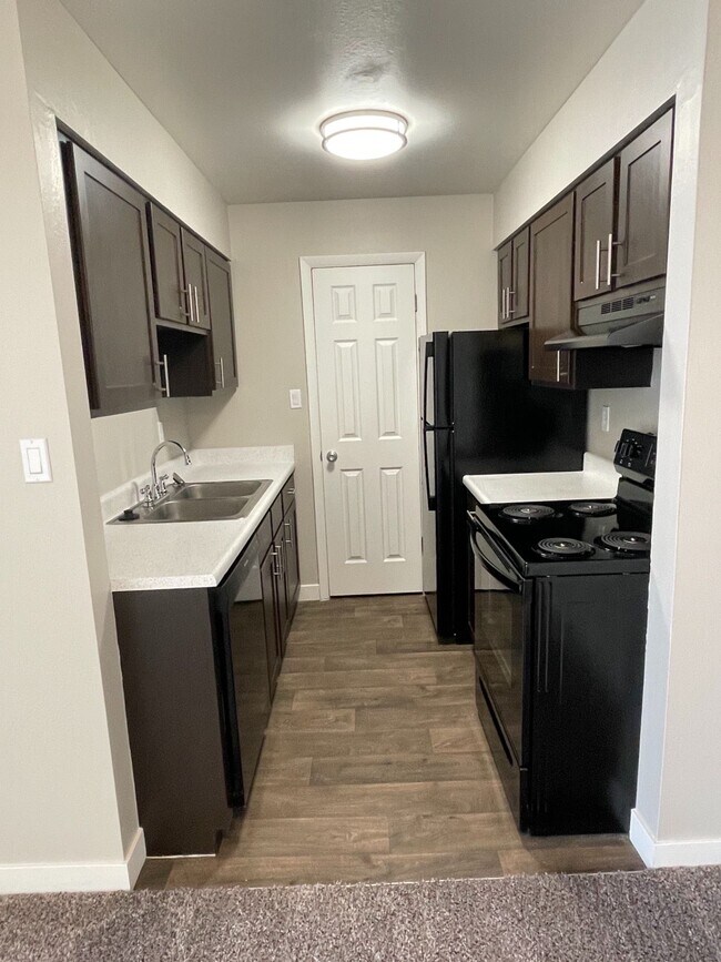 921 Westmoreland Rd, Colorado Springs, CO 80907