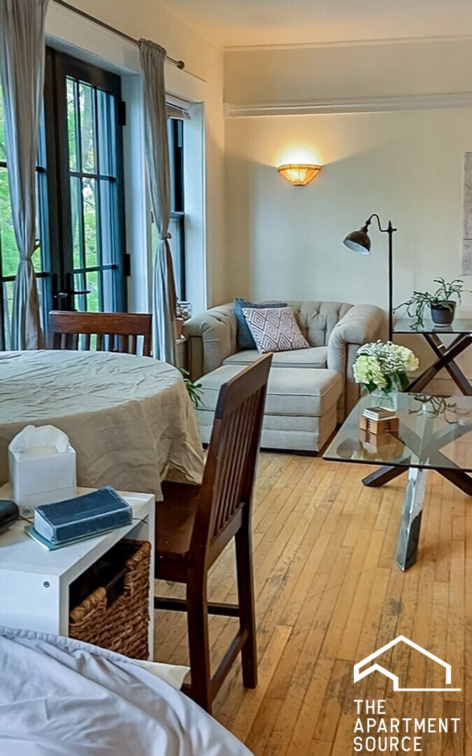 630 W Arlington Place unit 2, Chicago, IL 60614 - photo 1