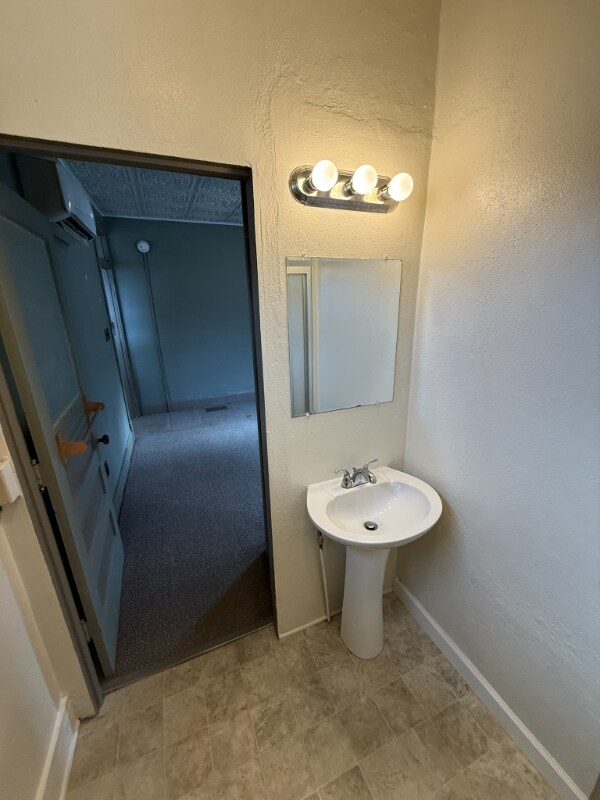 1220 Valley-View Ave unit 2, Wheeling, WV 26003 - photo 4