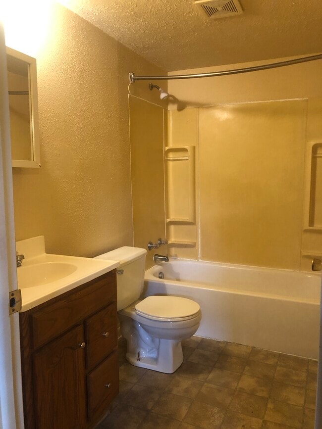 100 Cliff Ave unit 9, Valley Springs, SD 57068 - photo 7