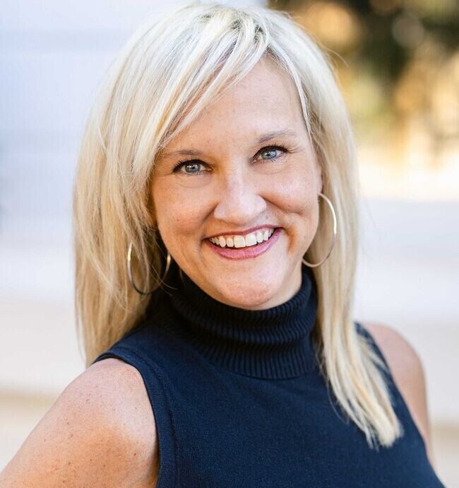 KIM SANDERSON