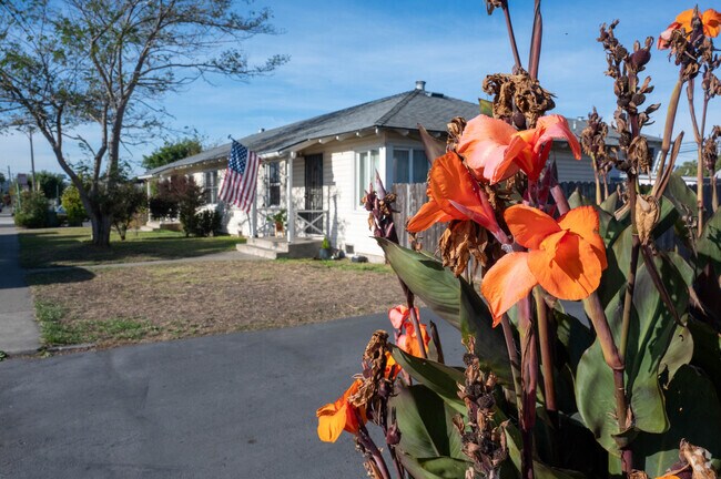 Gardens are highly encouraged in the Santa Fe neighborhood.