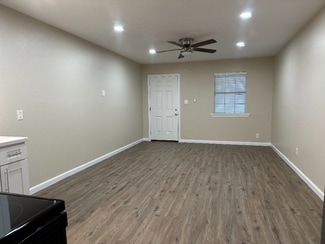 135 W Monroe St Unit 5, Kountze, TX 77625