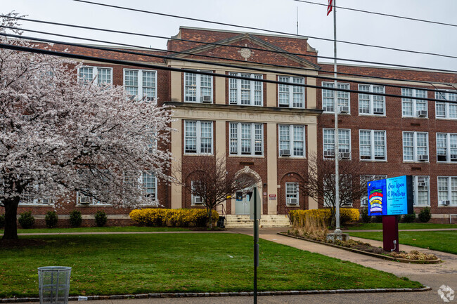 The DAR School Tour - Hillside School