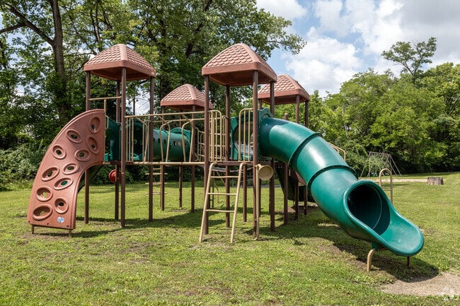 In the Valleyview neighborhood is Dibblee Park and your kids will like this playground.